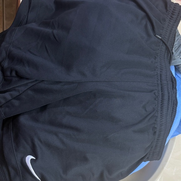 Nike Black Athletic Shorts with Logo - Picture 1 of 4